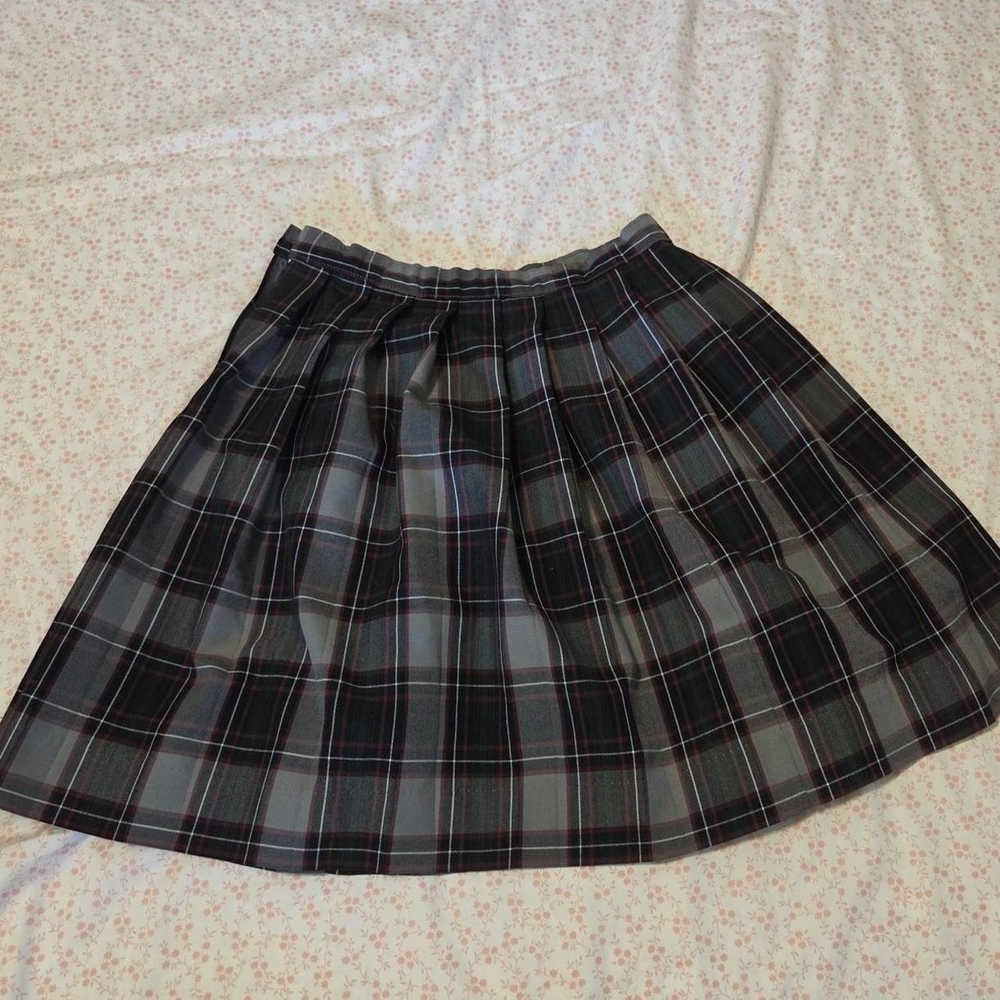 Becky Thatcher Black, red, and gray plaid school Uniform pleated skirt size 10
